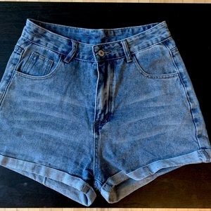 JEAN SHORT M SIZE / SHORT EN JEAN TAIMLE M